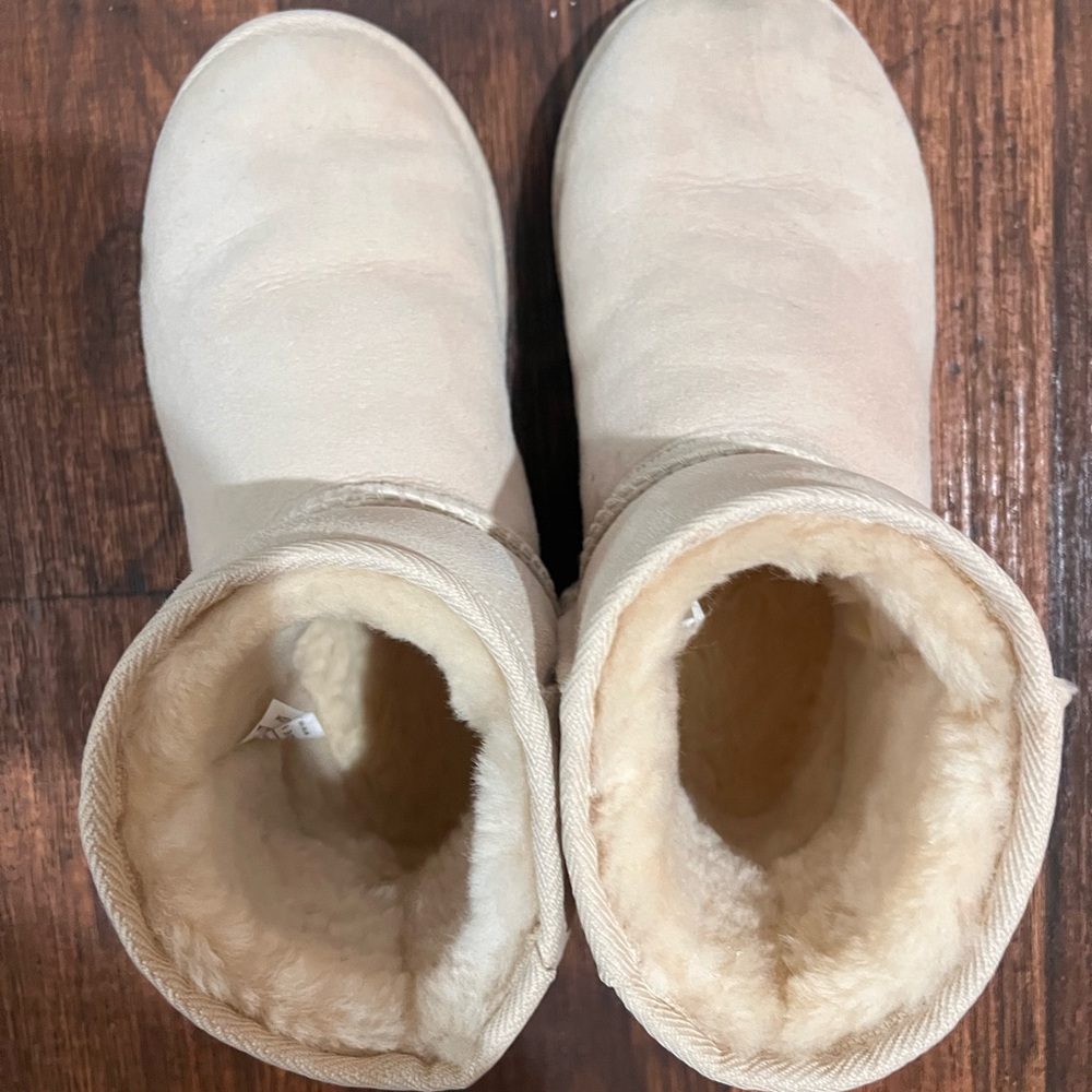 Since 1974 mini Uggs